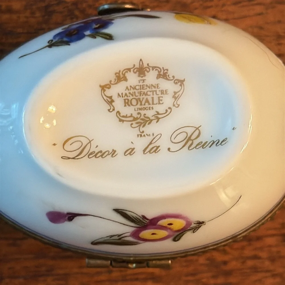 Limoges France Floral Porcelain Hinged Egg Shaped Trinket Box - Picture 3 of 13